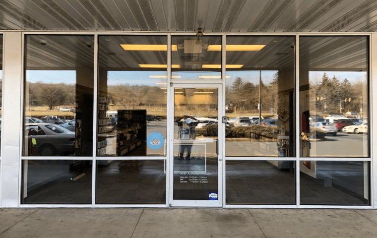 Professional glass installation service in Richmond, Virginia